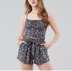 Small Hollister Crop Top and Shorts Bundle